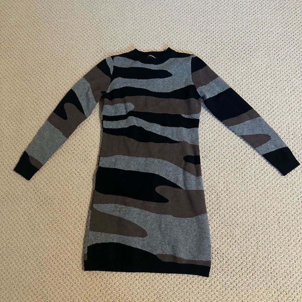 Black and grey Marlowe & Co sweater dress